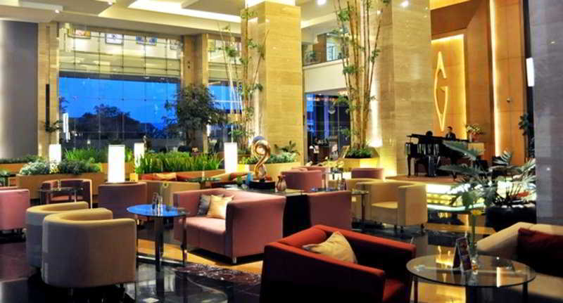 Gumaya Tower Hotel Semarang Exterior photo